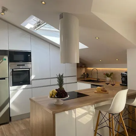 Skylight Apartamento Kaštela